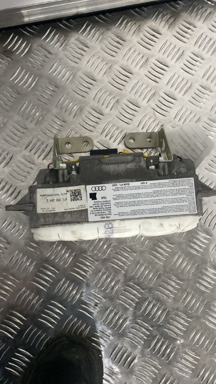 Airbag pasager Audi A6 C6 2.0 TDI cod motor CAH an 2011 cod 4F1880204G