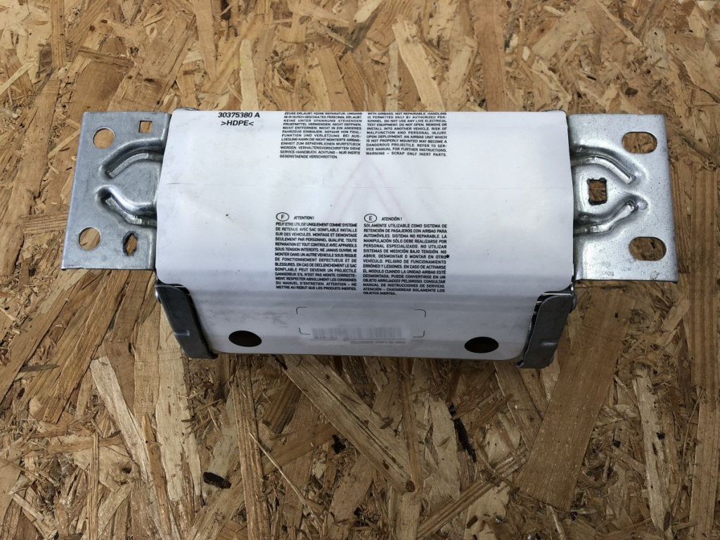 Airbag pasager BMW 118D M E87 sedan 2010 (39916869802)