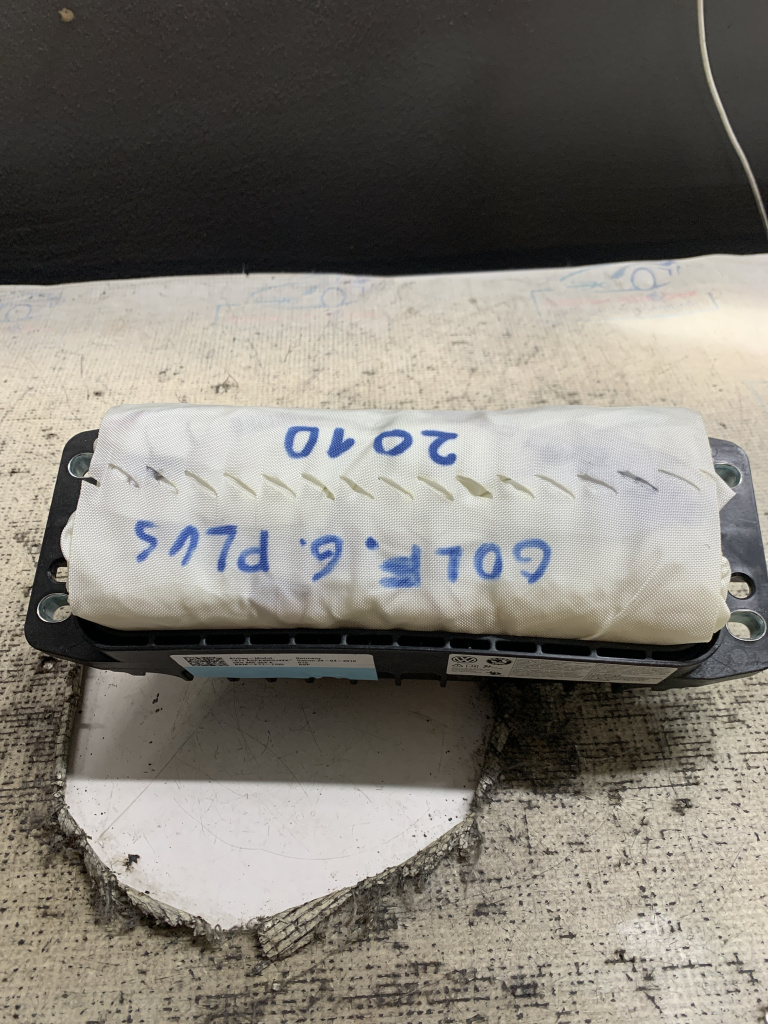 Airbag pasager Volkswagen Golf 6 Plus 1.6 Motorina 2010, 5K0880204A