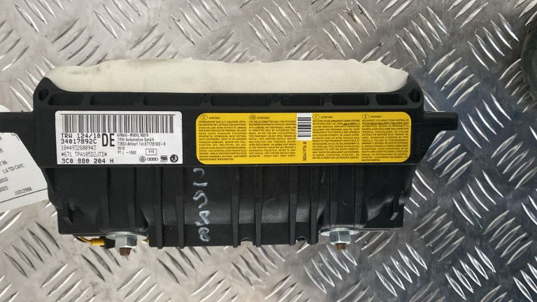 Airbag pasager Vw Passat B6 1.6 TDI cod motor CAY an 2010 cod 3C0880204H