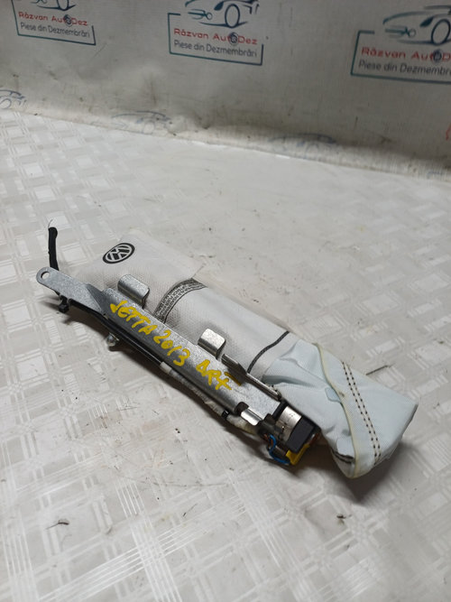 Airbag scaun dreapta fata Volkswagen Jetta 1.6 Motorina 2012, 5C0880242