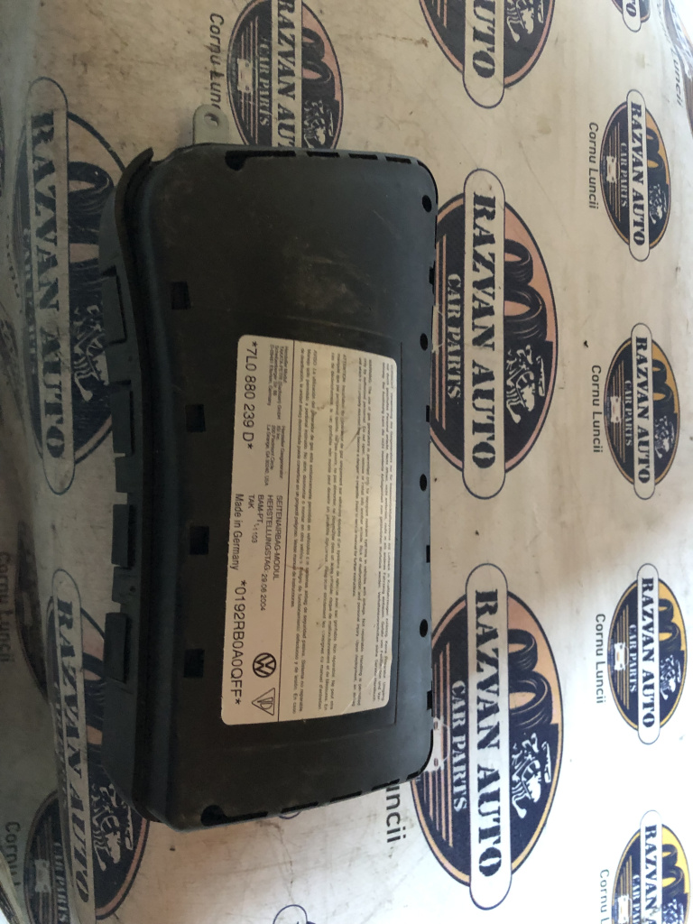 Airbag scaun stanga fata Volkswagen Touareg 2005, 7L0880239D