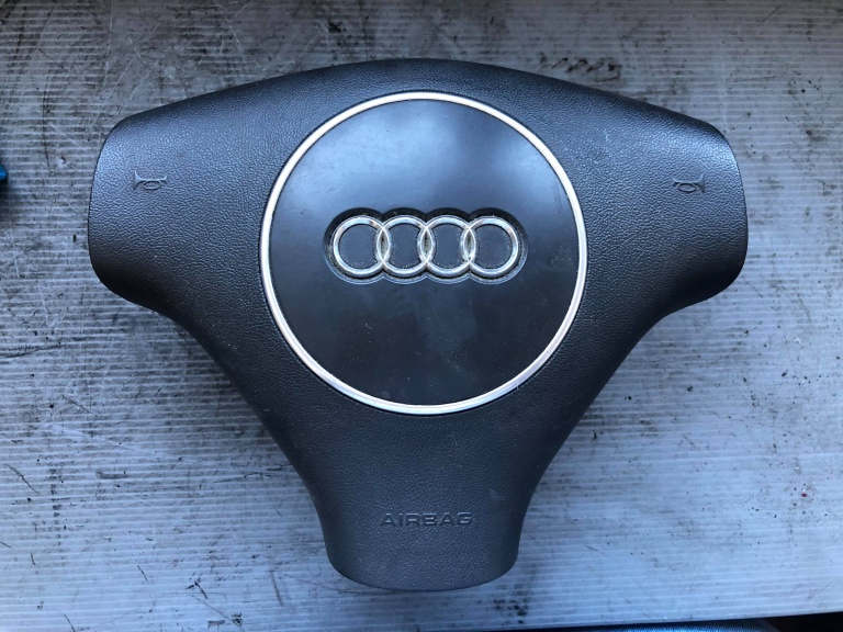 Airbag volan audi a4 b6 8e0880201ba