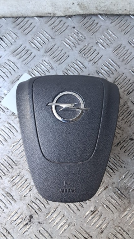 Airbag volan Opel Astra J an 2011 cod 13299780
