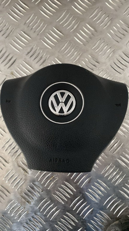 Airbag volan Vw Passat B6 1.4 TSI cod motor CDG an 2009 cod 3C8880201K