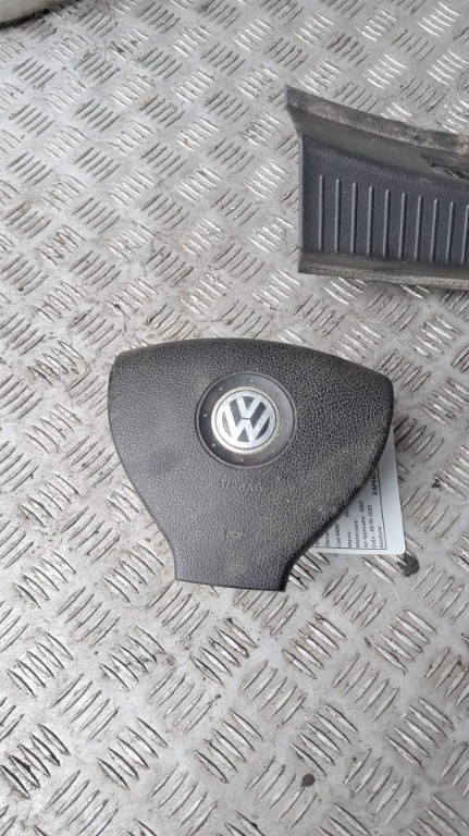 Airbag volan Vw Touran 1.9 TDI 105CP / 77 KW cod motor BLS transmisie manuala 6+1 an 2007 cod 1T0880201F