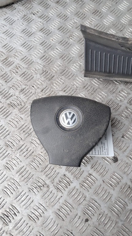 Airbag volan Vw Touran 1.9 TDI 105CP / 77 KW cod motor BLS transmisie manuala 6+1 an 2007 cod 1T0880...