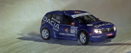 Alain Prost si Dacia Duster, castigatori pe Alpe d'Huez Alain Prost si Dacia Duster, castigatori pe Alpe d'Huez