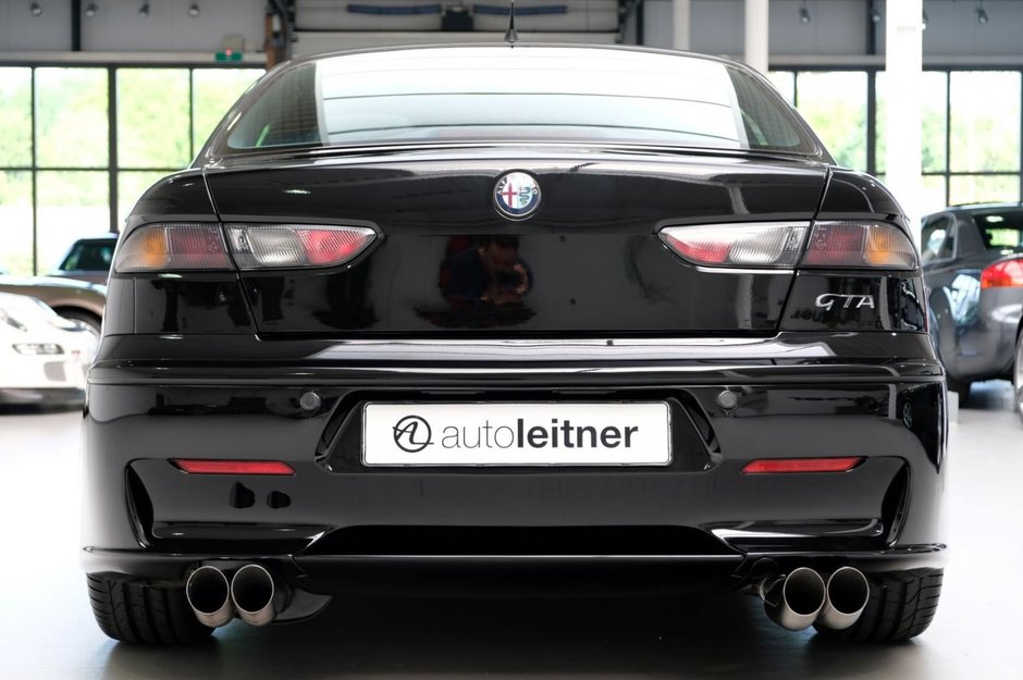 Alfa Romeo 156 GTA cu accesorii Novitec