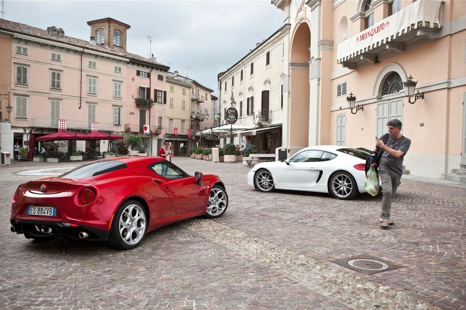 Alfa Romeo 4C vs Porsche Cayman