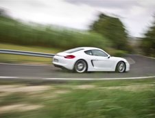 Alfa Romeo 4C vs Porsche Cayman