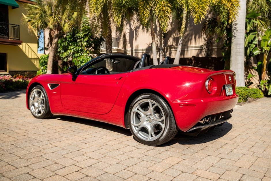 Alfa Romeo 8C Spider de vanzare