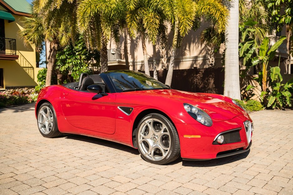 Alfa Romeo 8C Spider de vanzare