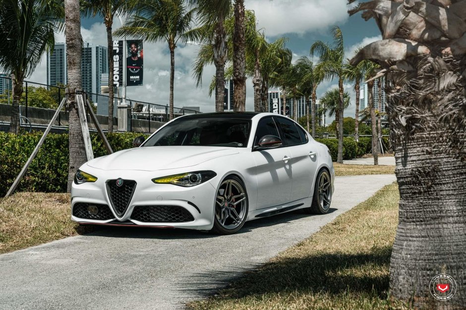 Alfa Romeo Giulia cu jante Vossen