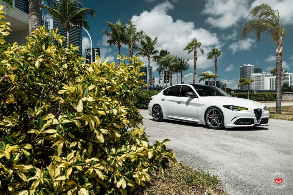 Alfa Romeo Giulia cu jante Vossen