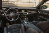 Alfa Romeo Giulia Quadrifoglio 100° Anniversario si Alfa Romeo Stelvio Quadrifoglio 100° Anniversario