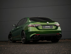 Alfa Romeo Giulia Quadrifoglio pe verde