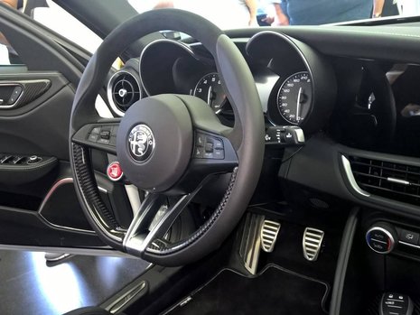 Alfa Romeo Giulia QV - Interior