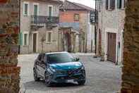 Alfa Romeo Junior Ibrida Q4