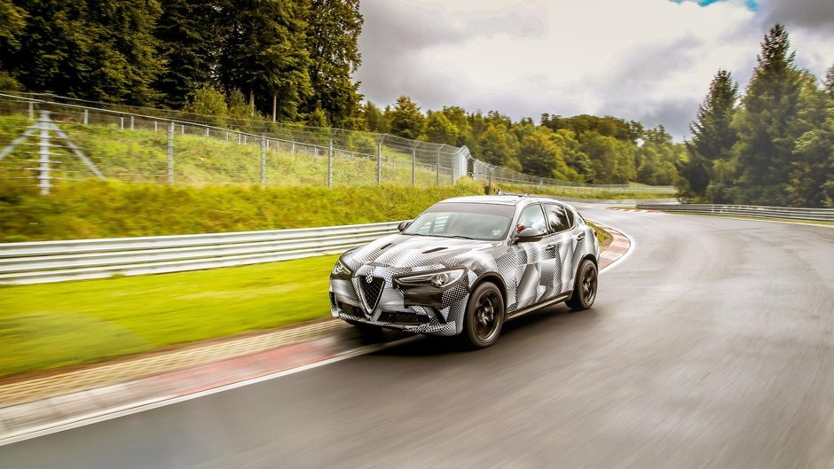Alfa Romeo Stelvio Quadrifoglio pe Nurburgring
