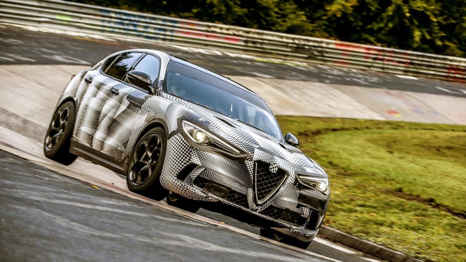 Alfa Romeo Stelvio Quadrifoglio pe Nurburgring
