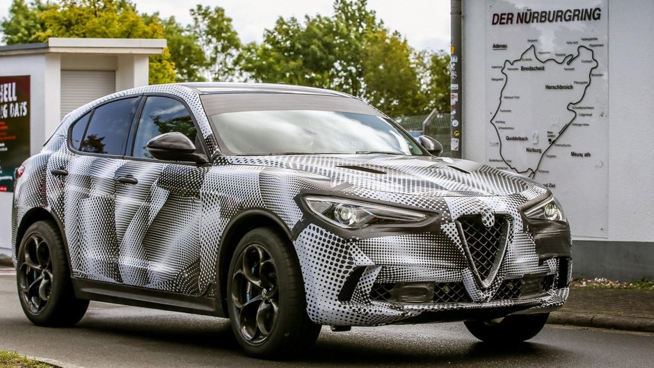 Alfa Romeo Stelvio Quadrifoglio pe Nurburgring