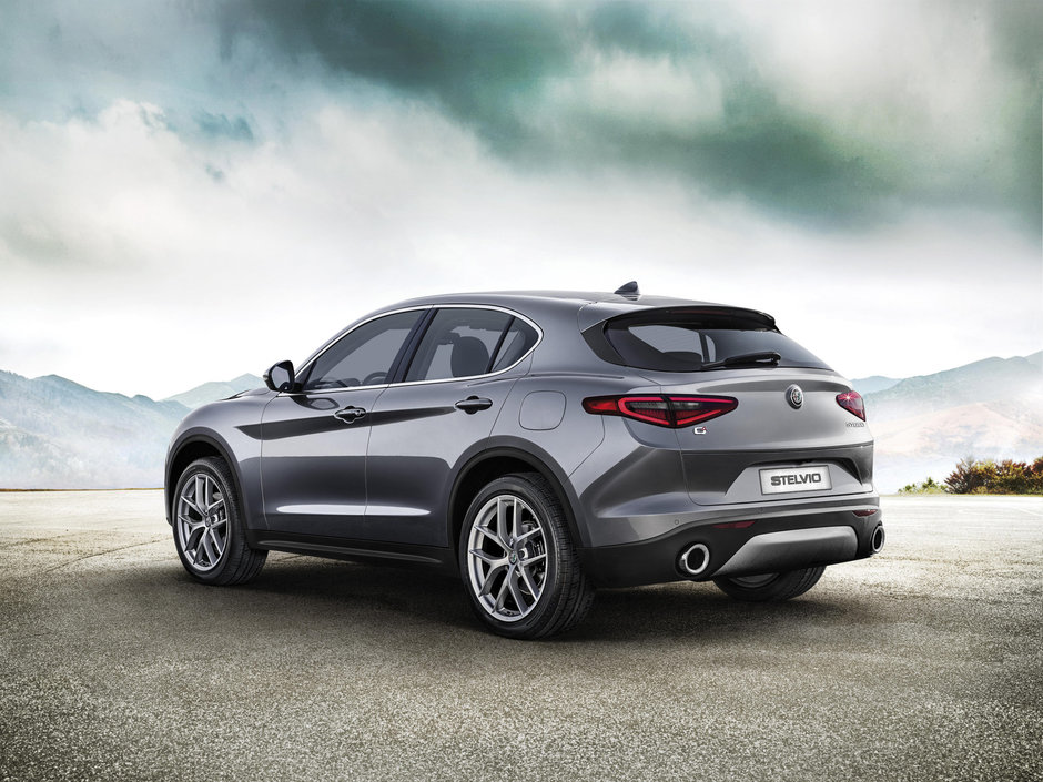 Alfa Romeo Stelvio si Stelvio Quadrifoglio