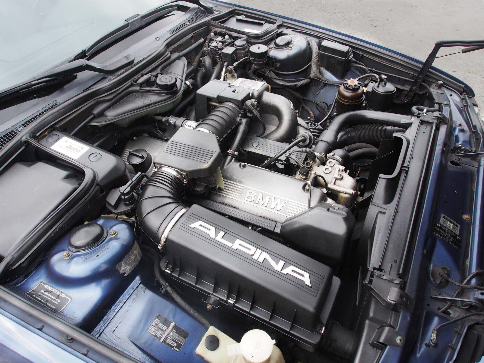 Мотор Alpina v12 BMW