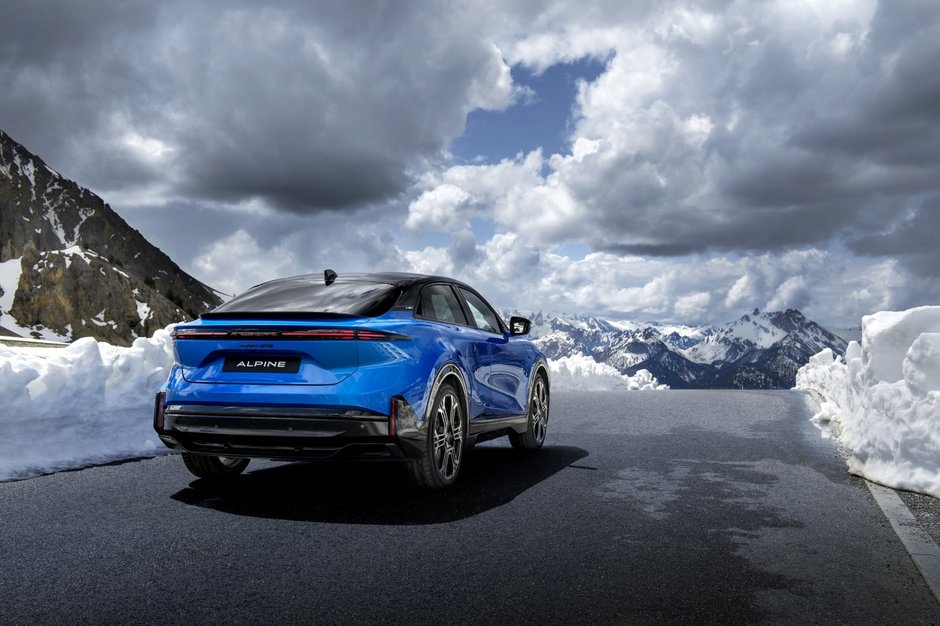 Alpine A390