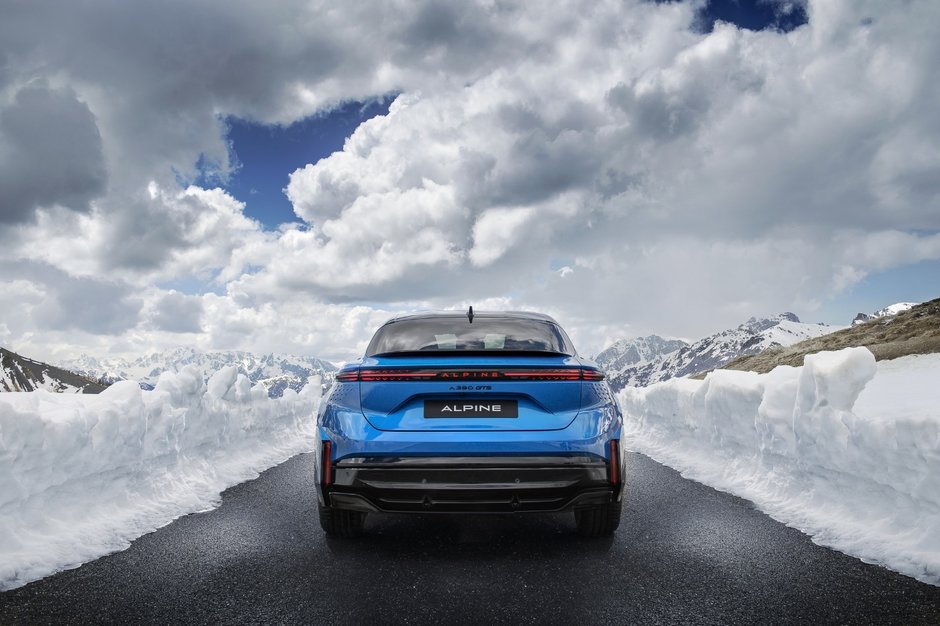 Alpine A390