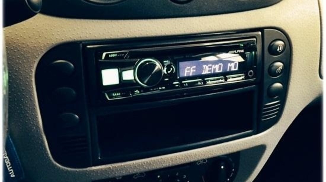 ALPINE CDE-183BT RADIO-CD MP3 Player Auto C USB Montaj In Toata Tara