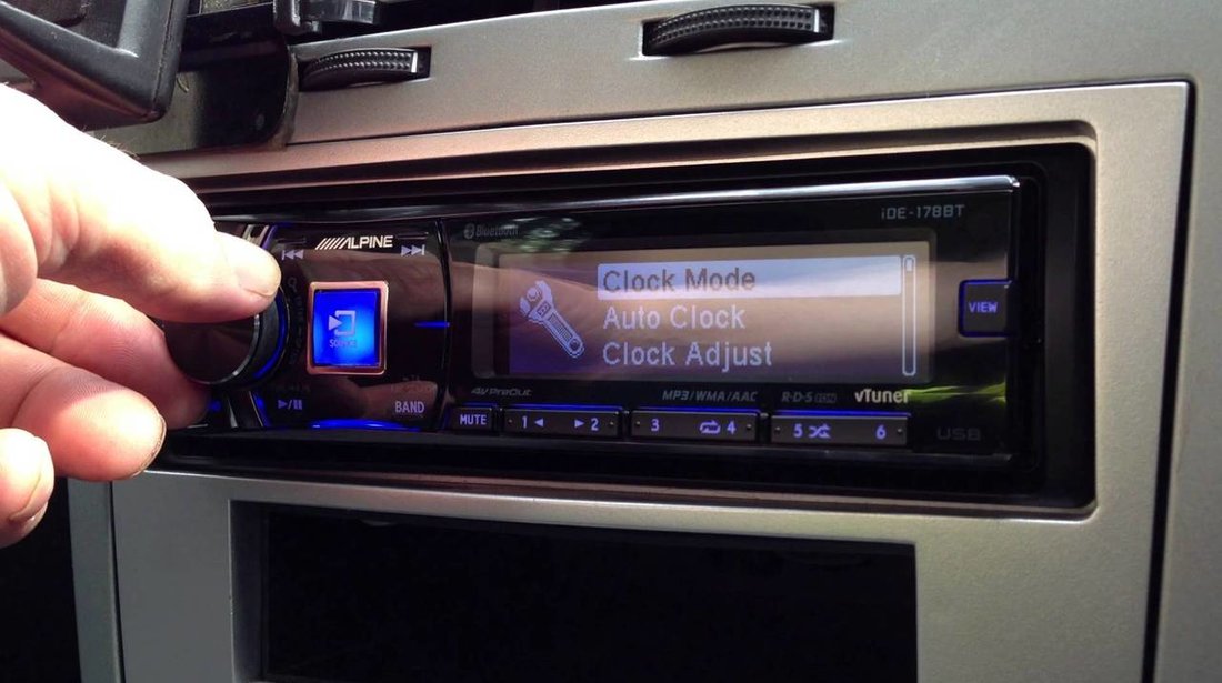 ALPINE IDE-178BT RADIO-CD MP3 Player Auto C USB Montaj In Toata Tara