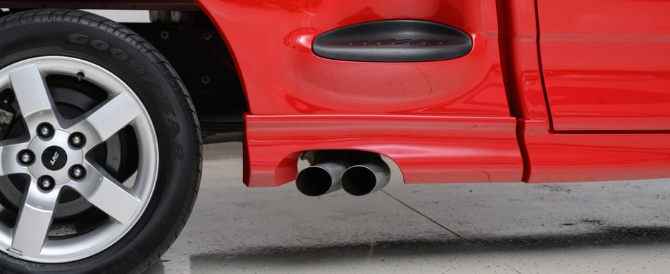 Alta ca ea s-ar putea sa nu mai existe vreodata. Camioneta din 2001 are motor V8 supraalimentat si tractiune spate Alta ca ea s-ar putea sa nu mai existe vreodata. Camioneta din 2001 are motor V8 supraalimentat si tractiune spate