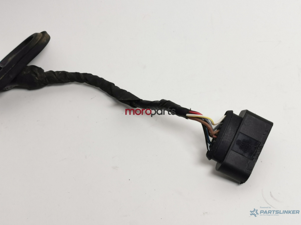 Alte cablaje soclu stop VOLKSWAGEN CADDY III Estate 2KB, 2KJ, 2CB, 2CJ 2004 - 2015 TDI BJB, BLS, AUDI A4 IV Avant 8K5, B8 2007 - 2015 TDI CJCD, CMFB, CSUA VAG 1J0973726