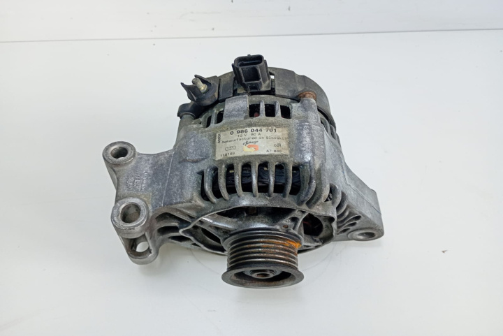Alternator 1.4 / 1.6 i 0986044701 Ford Focus [facelift] [2001 - 2007]