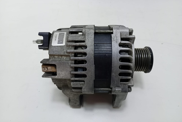 Alternator 1.6 dci 231006729R Fiat Talento