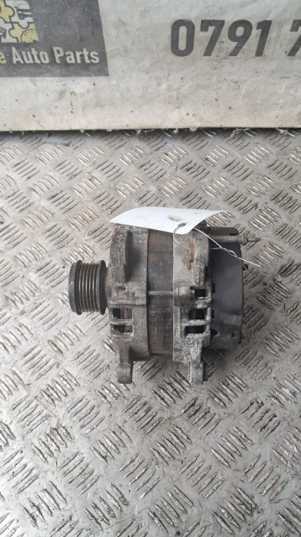 Alternator 1.6 TDI CAY VW Passat B7 an 2012 cod 03L903024F / 0125811027