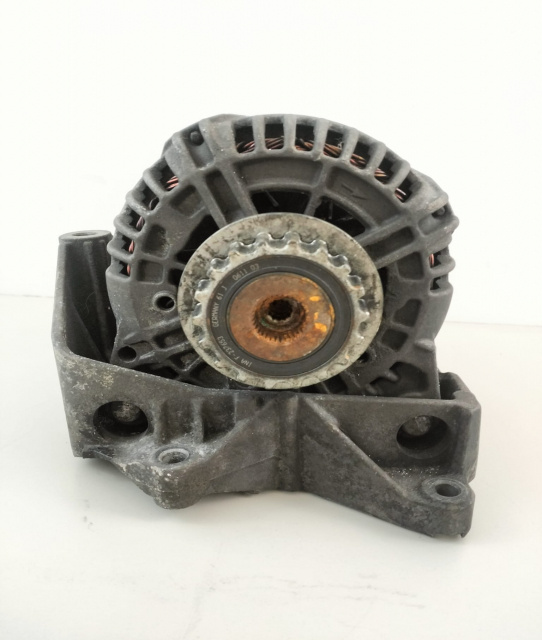 Alternator 2.5 tdi Volkswagen VW Transporter T5 [2003 - 2009]