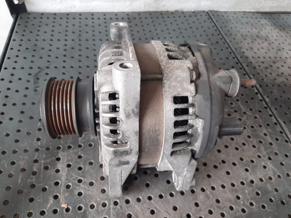 Alternator 2.8 crd vm28c chrysler voyager 421000-0083 04868429ad