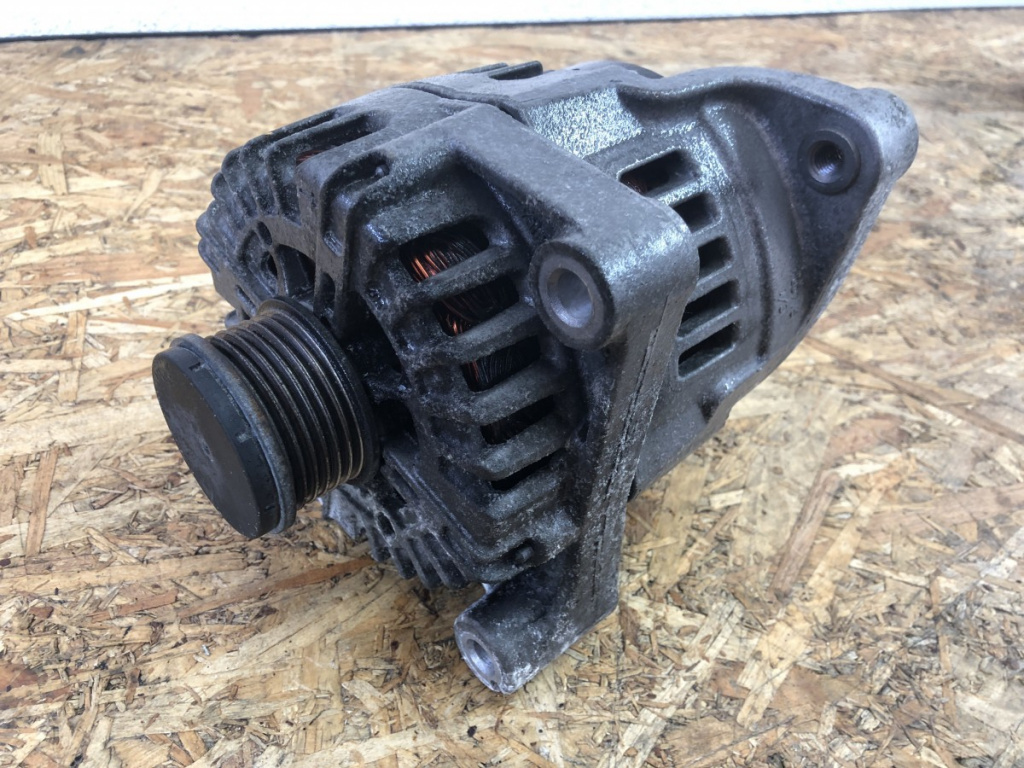 Alternator BMW 320, E90 Sedan N47D20C sedan 2011 (FG18S052)