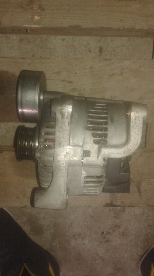 Alternator BMW 525 an 2009