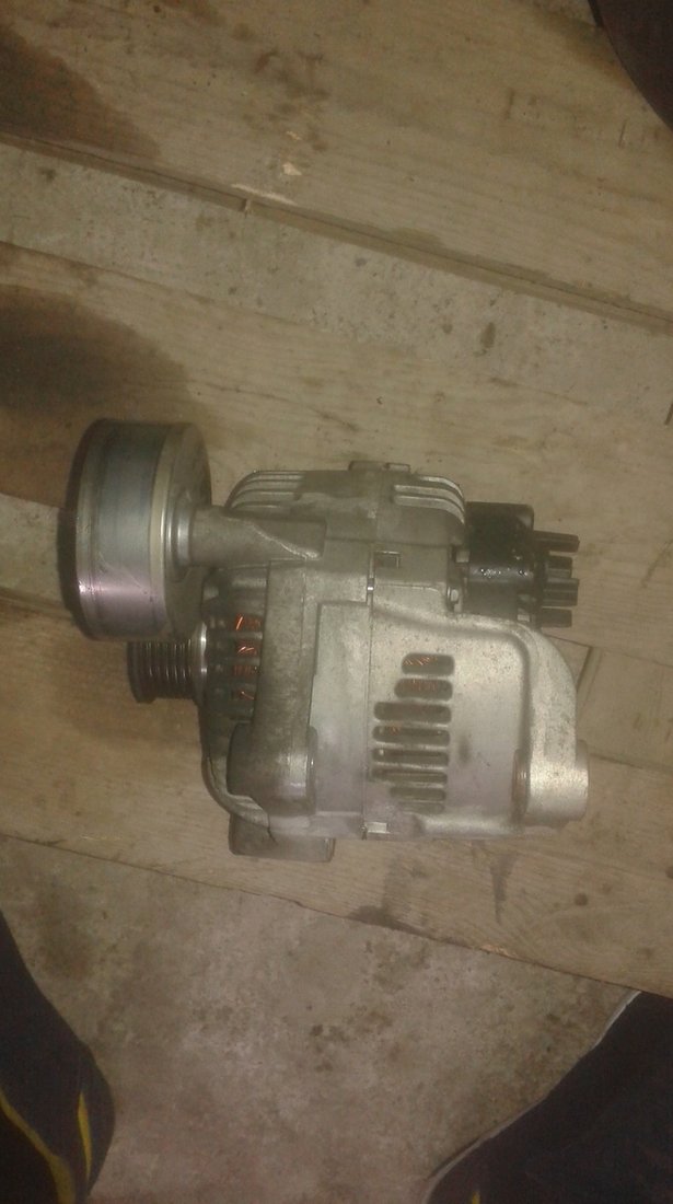 Alternator BMW 525 an 2009