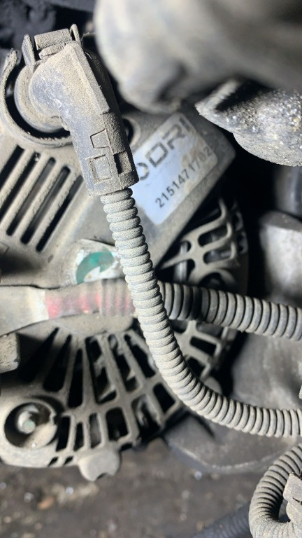 Alternator BMW seria 5 525 E60 motor 2.5 diesel cutie manuala cod piesa: 2151471702