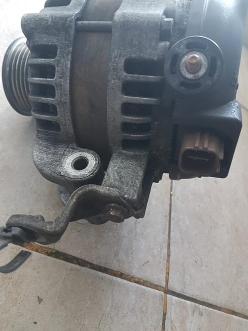 Alternator denso 27060-26030 toyota rav 4 2.2 d-cat 2ad-fhv 177 cai