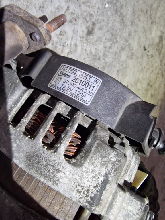 Alternator Hyundai H1 2.5CRDI Euro 5 cod 37300-4A320
