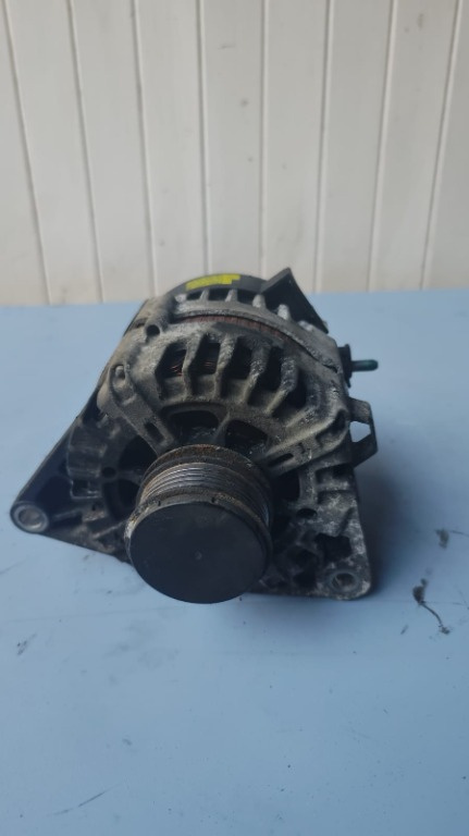 Alternator Hyundai I40 1.7 CRDI D4FD 2012 Cod : 37300-2A800