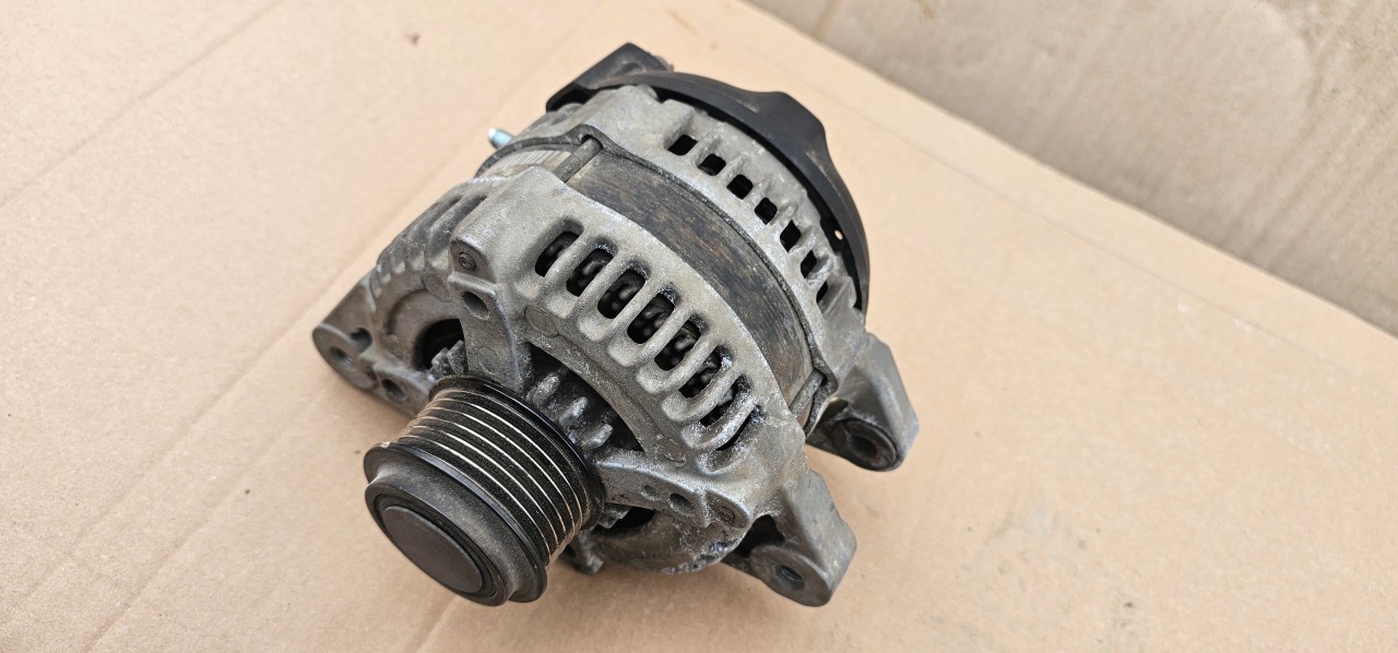 Alternator Hyundai Santa Fe / Kia Sorento / Sportage 2.0 CRDI D4HA 2011 2012 2013 2014 2015