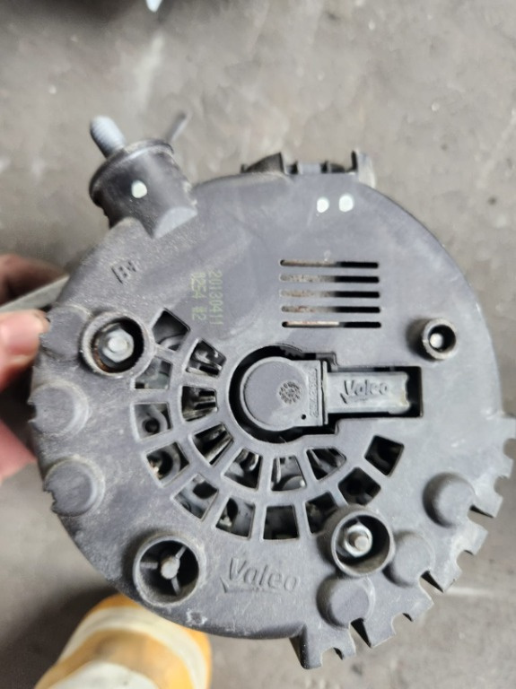 Alternator Kia Ceed 1.6 CRDI 2012 2013 2014 2015 2016 cod 37300-2A850