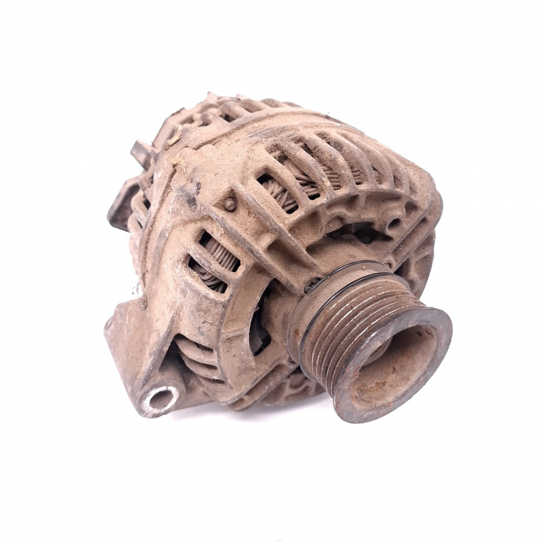 Alternator Mercedes-Benz C-Class (W203) 2000-2007 A0111549202, 0124515048, 14V70120A Bosch
