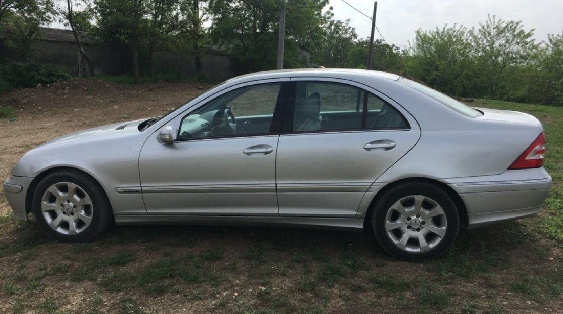 Alternator Mercedes C-CLASS W203 2005 berlina 2.2